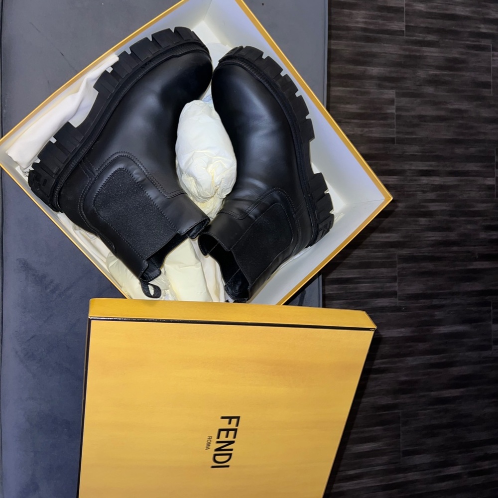 Fendi Force Chelsea Boots